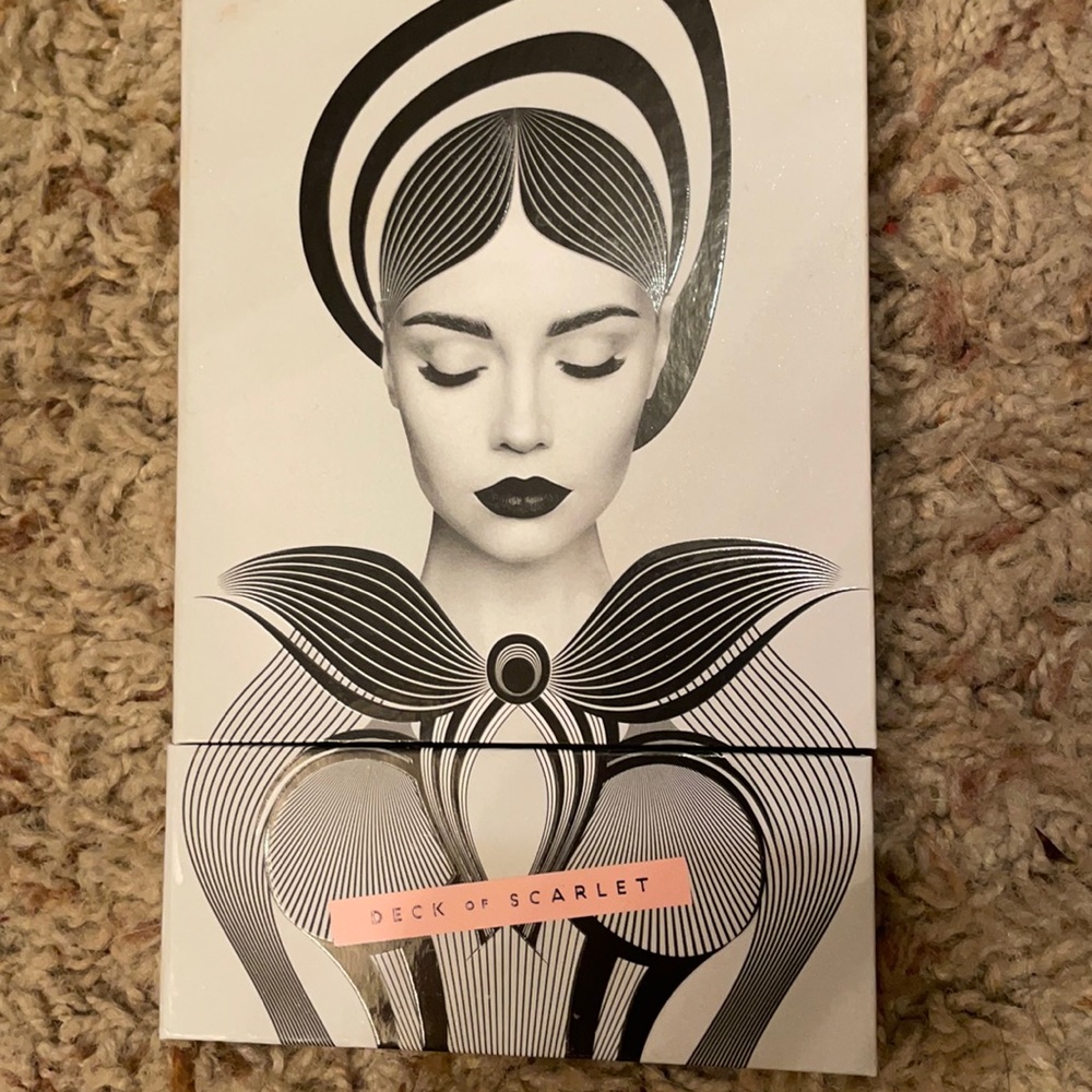 Deck of scarlet palette